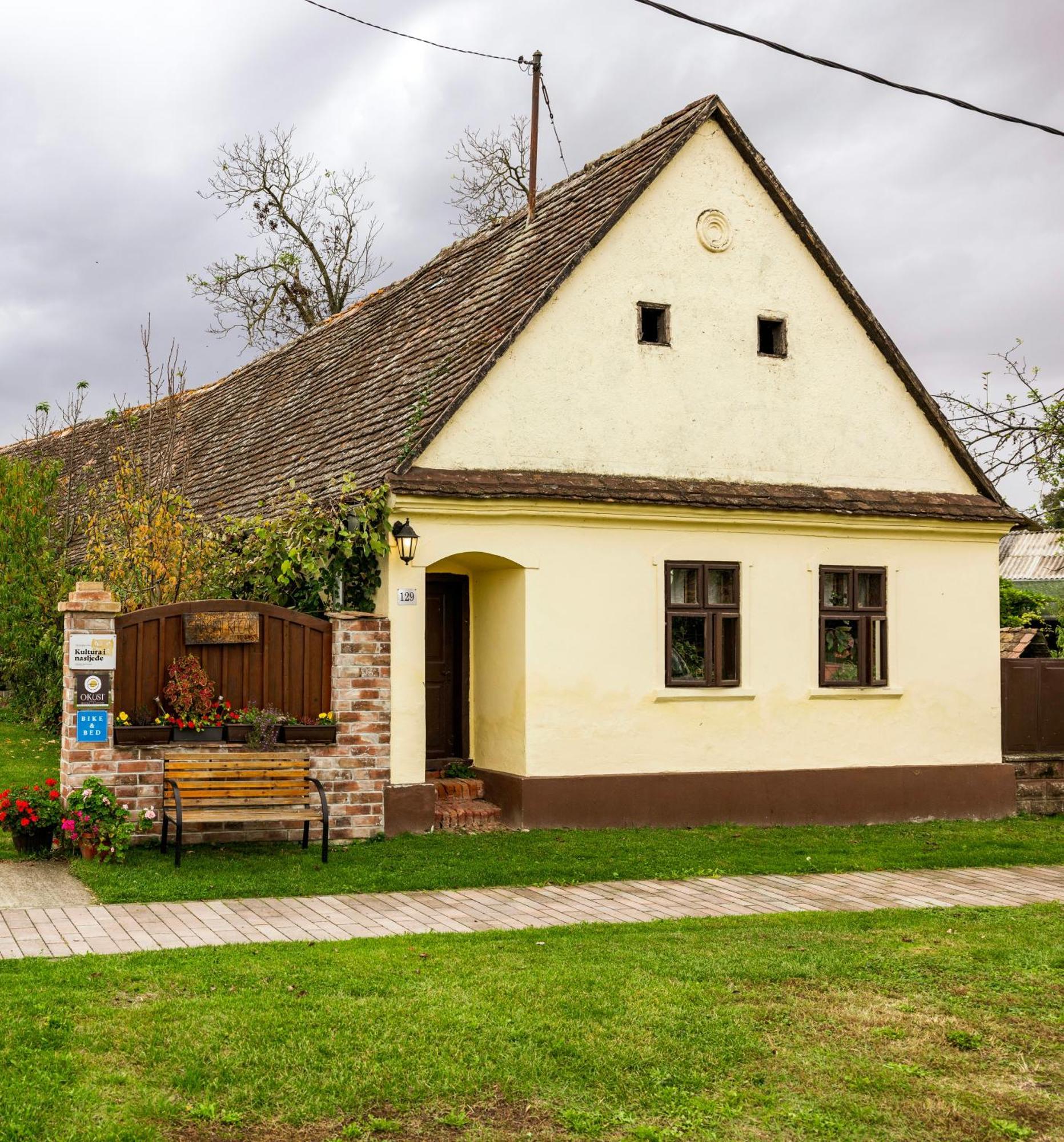 Snasini Kucari Bed & Breakfast Gradiste Exterior photo